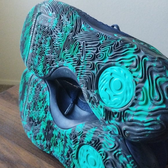 Navy and Green Athletic Shoes - Picture 2 of 6